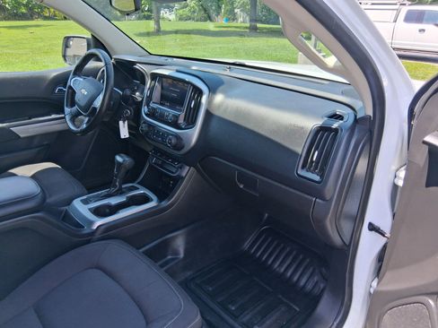 Used 2020 Chevrolet Colorado LT w/ Safety Package image 47