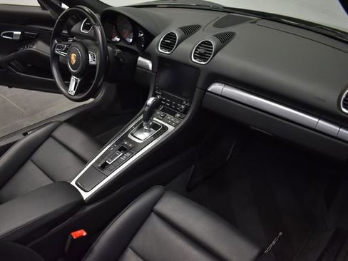 Used 2017 Porsche 718 Boxster S image 15