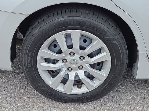 Used 2015 Nissan Altima 2.5 S w/ Power Driver Seat Package FWD image 7