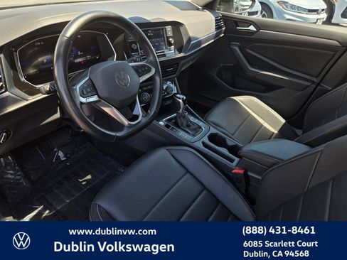 Certified 2024 Volkswagen Jetta SE FWD image 9