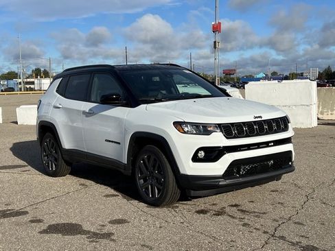 Used 2026 Jeep Compass Limited image 4