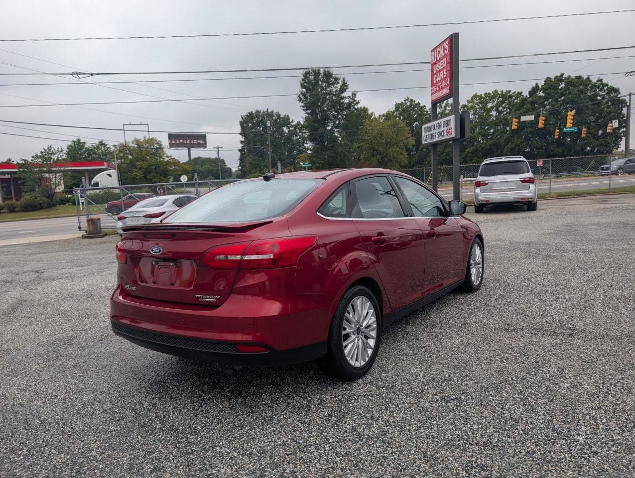 Used 2015 Ford Focus Titanium FWD image 7