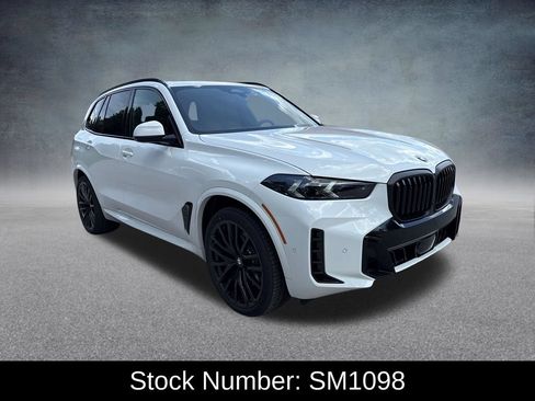 New 2026 BMW X5 xDrive40i w/ M Sport Package AWD/4WD image 7