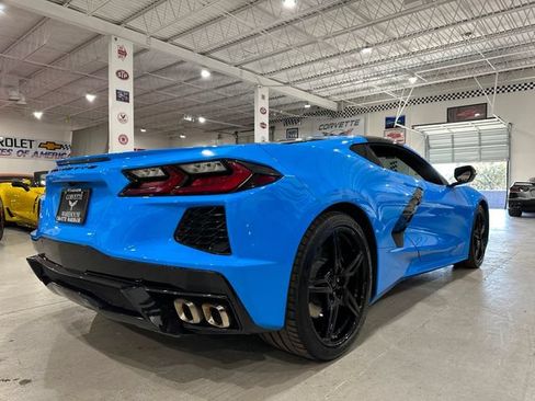 Used 2021 Chevrolet Corvette Stingray Coupe w/ Engine Appearance Package RWD image 3