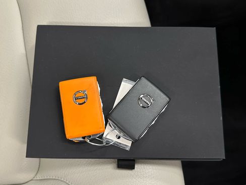 Used 2024 Volvo XC90 B5 Plus image 43