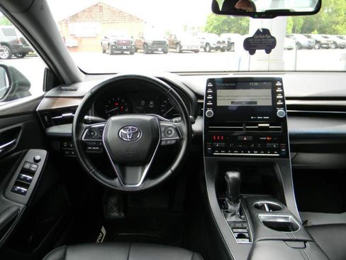 Used 2019 Toyota Avalon XLE w/ Moonroof Package FWD image 16