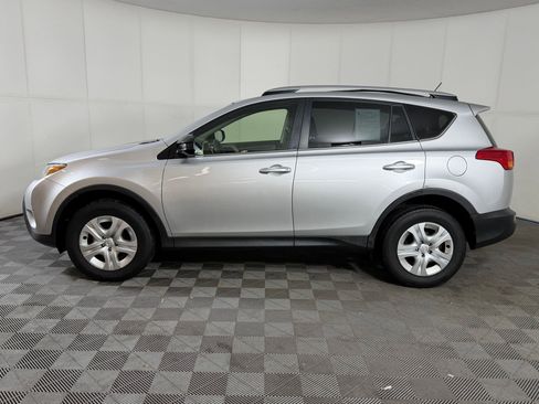 Used 2014 Toyota RAV4 LE image 2