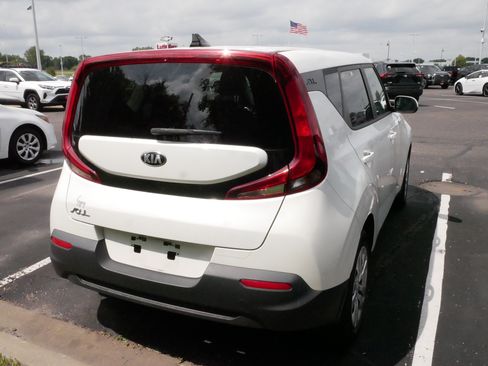 Used 2020 Kia Soul LX FWD image 5