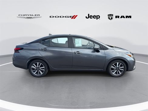 Used 2023 Nissan Versa SV image 2
