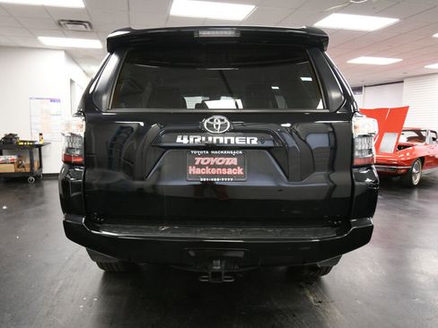 Certified 2024 Toyota 4Runner SR5 Premium image 6