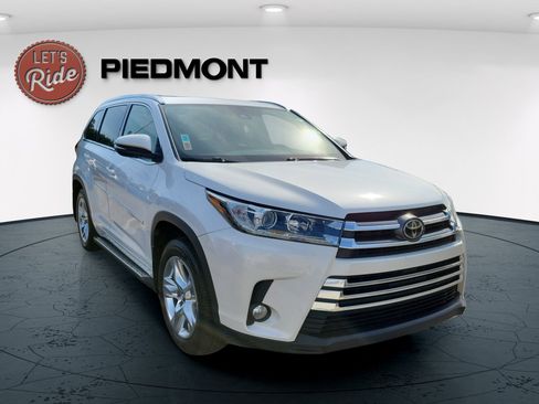 Used 2017 Toyota Highlander Limited AWD/4WD image 3
