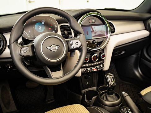 Used 2023 MINI Cooper S w/ Signature Upholstery Package image 5