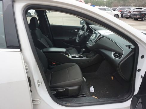 Used 2019 Chevrolet Malibu LS image 15
