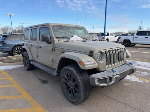 Used 2022 Jeep Wrangler Unlimited Sahara w/ Cold Weather Group image 2