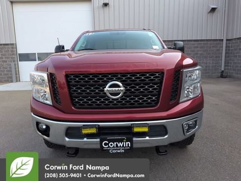 Used 2019 Nissan Titan SV AWD/4WD image 8