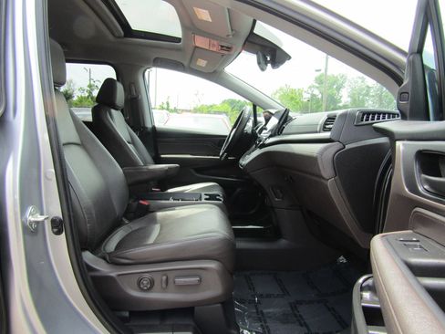 Used 2022 Honda Odyssey EX-L image 9