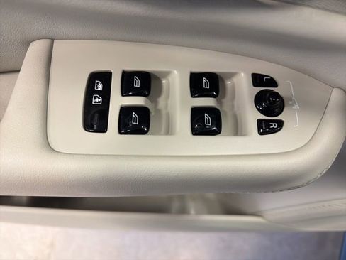 Used 2023 Volvo XC90 B5 Plus w/ Protection Package Premier image 15