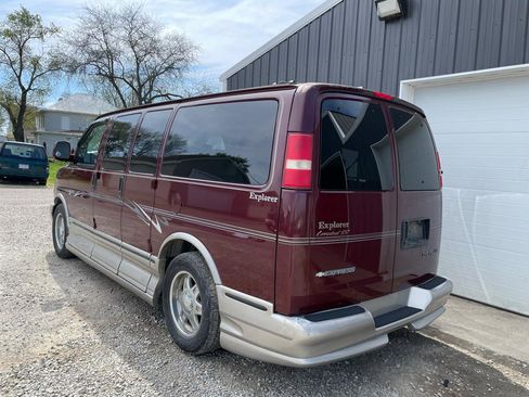 Used 2003 Chevrolet Express 1500 w/ Preferred Equipment Group 4 image 3