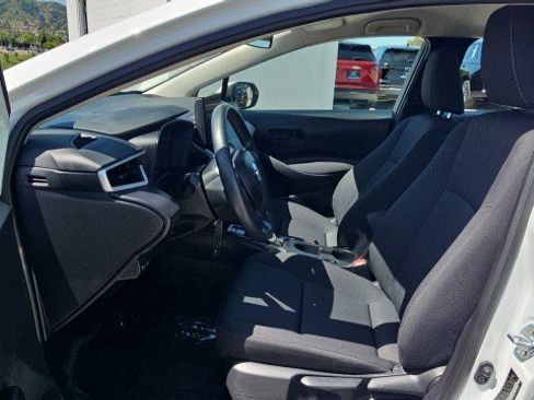 Used 2025 Toyota Corolla LE image 19