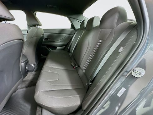 Certified 2025 Hyundai Elantra Sport image 23