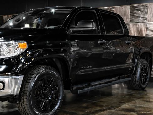 Used 2019 Toyota Tundra SR5 w/ SR5 Upgrade Package AWD/4WD image 10