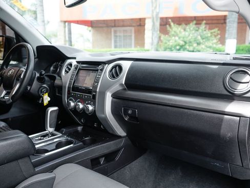 Used 2015 Toyota Tundra SR5 w/ SR5 Upgrade Package image 35