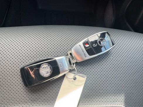 Used 2021 Mercedes-Benz G 63 AMG 4MATIC w/ G Manufaktur Interior Package image 12