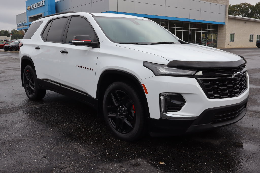 Used 2022 Chevrolet Traverse Premier w/ Redline Edition AWD/4WD image 2