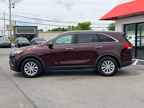Used 2018 Kia Sorento FWD image 3