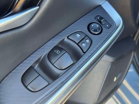 Used 2025 Nissan Sentra SR w/ SR Premium Package image 16