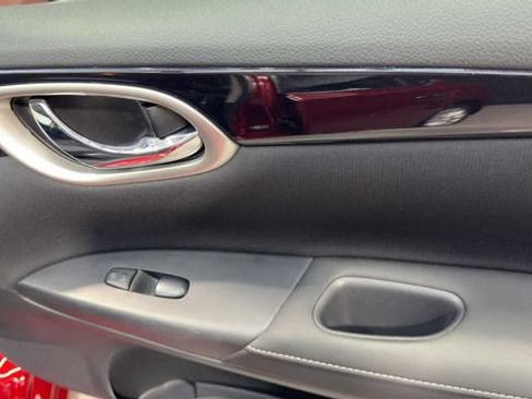 Used 2019 Nissan Sentra SV FWD image 13