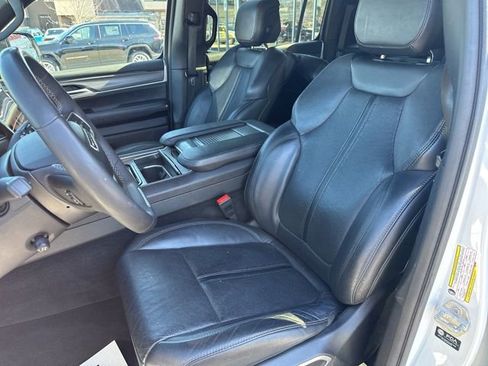Certified 2024 Jeep Wagoneer Series III AWD/4WD image 28