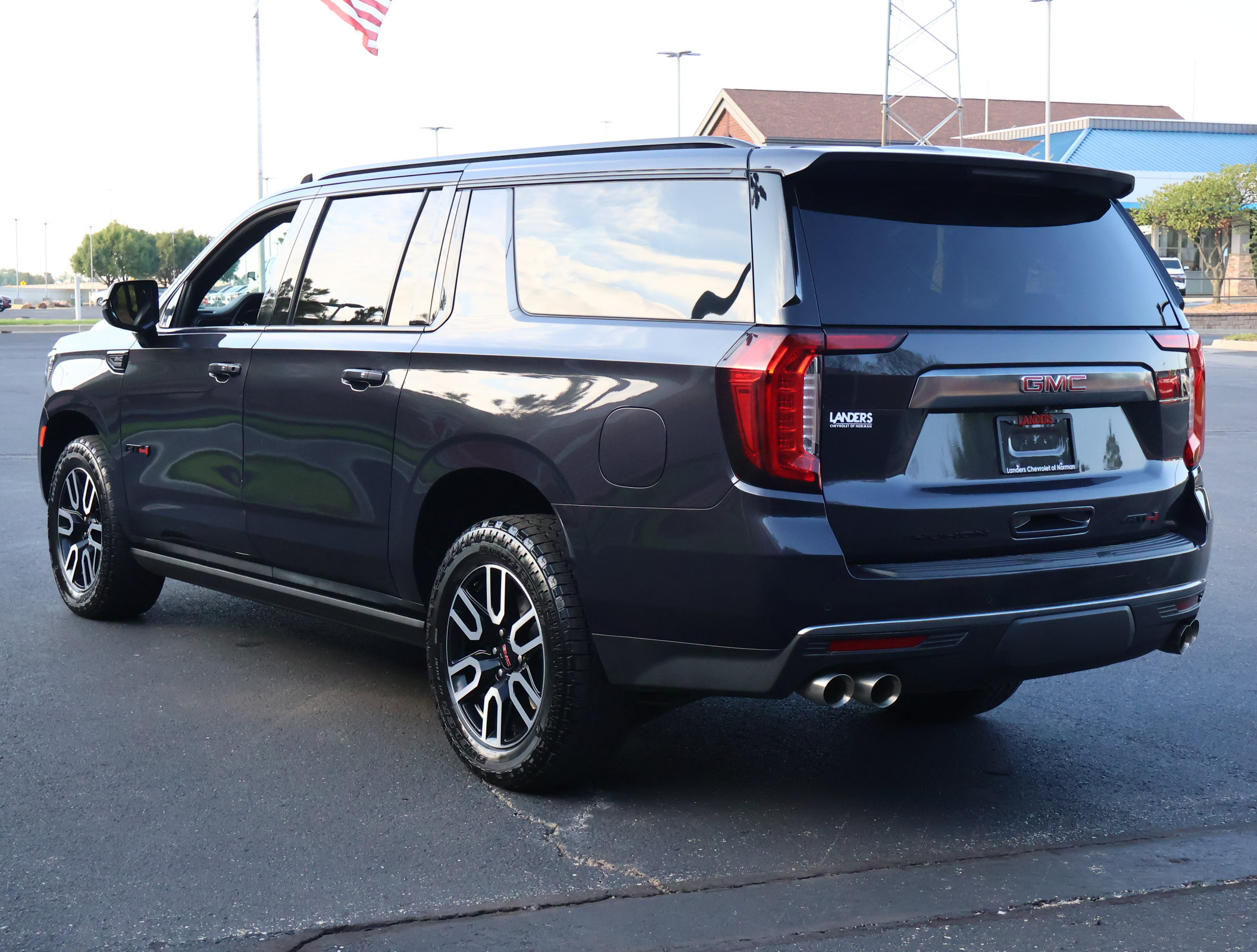 Used 2023 GMC Yukon XL AT4 w/ LPO, Floor Liner Package AWD/4WD image 7