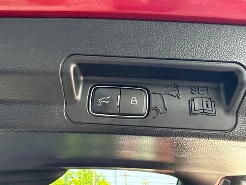 Used 2021 Ford Explorer Limited w/ Equipment Group 301A AWD/4WD image 40