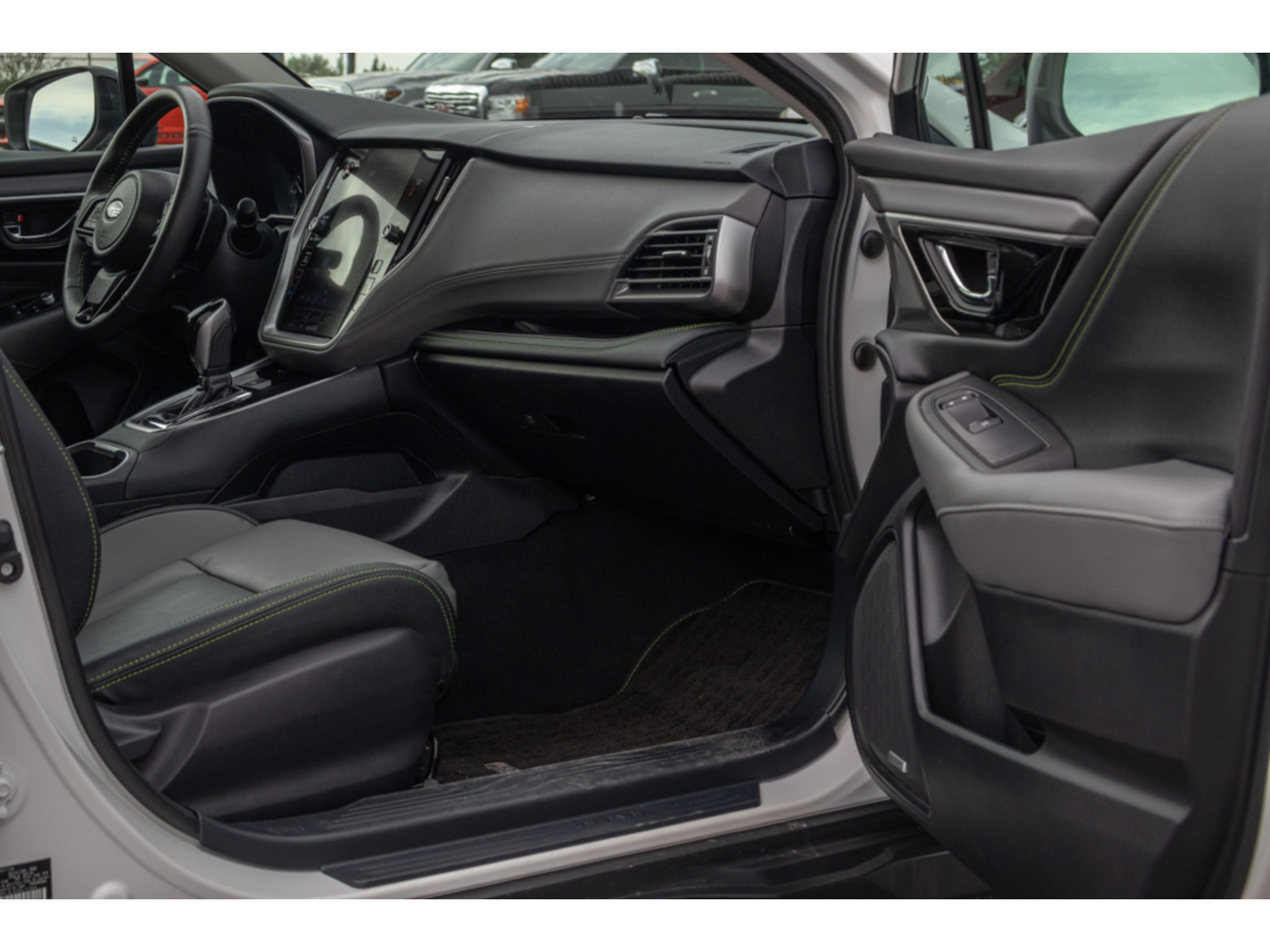 Certified 2025 Subaru Outback Onyx Edition AWD/4WD image 10