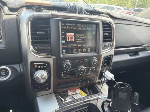 Used 2016 RAM 1500 Laramie w/ Convenience Group AWD/4WD image 16