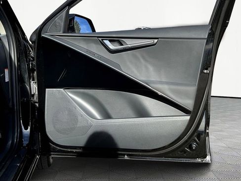 Used 2024 Kia Niro EX Touring image 19