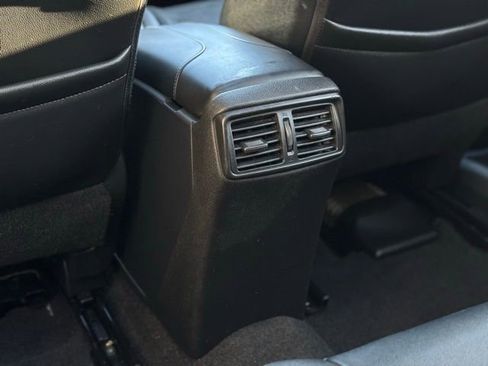 Used 2017 Nissan Rogue SL w/ SL Premium Package image 43