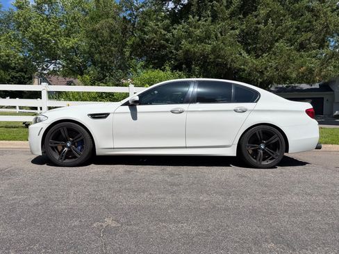 Used 2013 BMW M5 RWD image 2