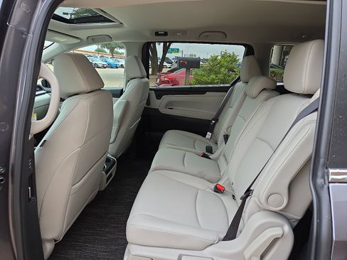 New 2026 Honda Odyssey EX-L image 8