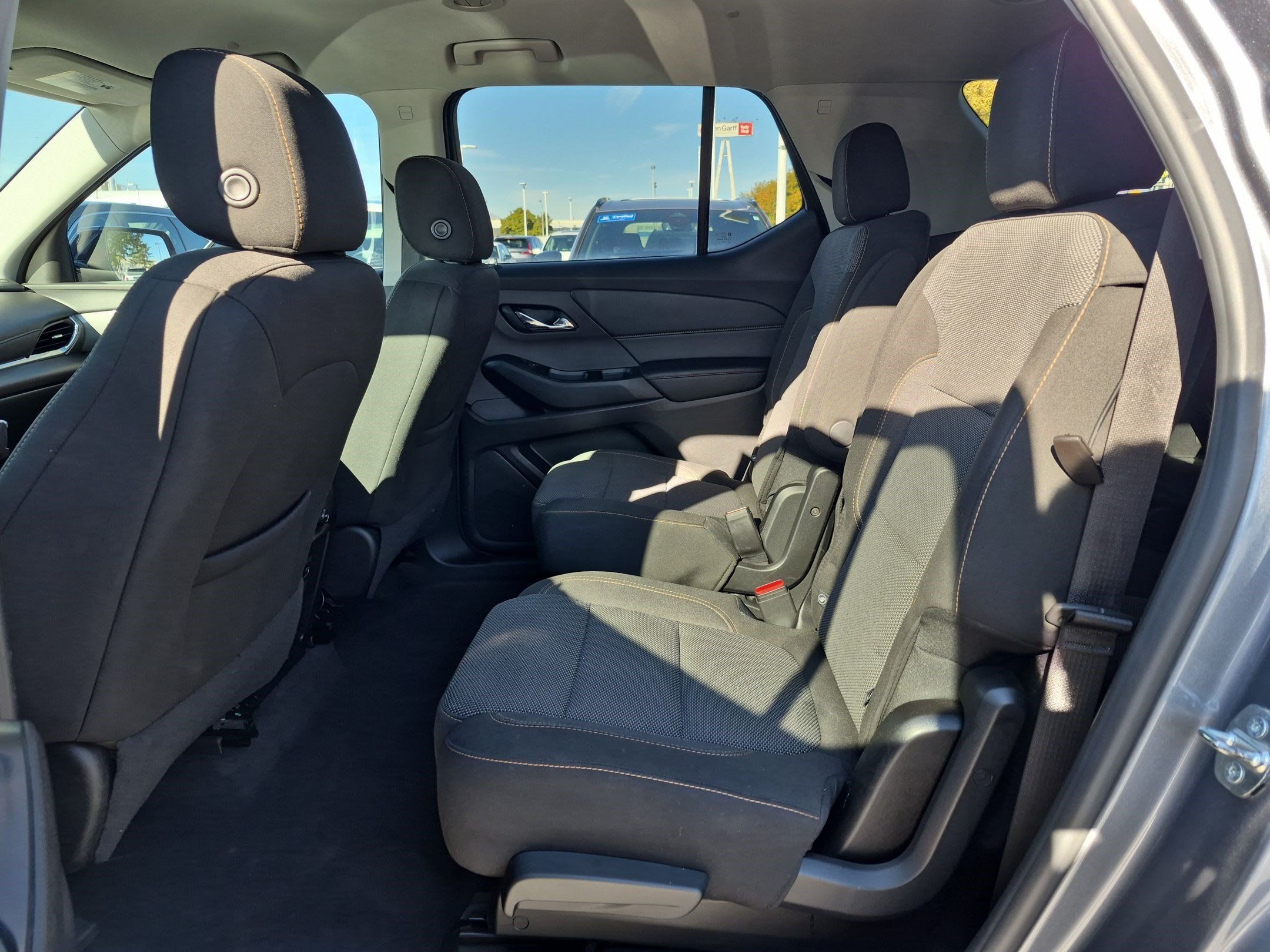 Used 2019 Chevrolet Traverse LT w/ LPO, Blackout Package AWD/4WD image 28