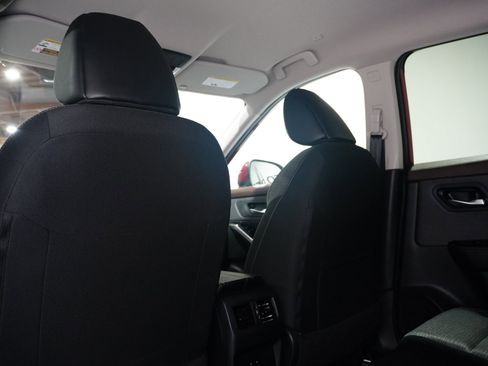 Used 2023 Nissan Rogue SV image 16