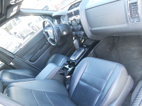 Used 2010 Ford Escape Limited AWD/4WD image 16
