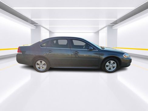 Used 2011 Chevrolet Impala LT FWD image 3