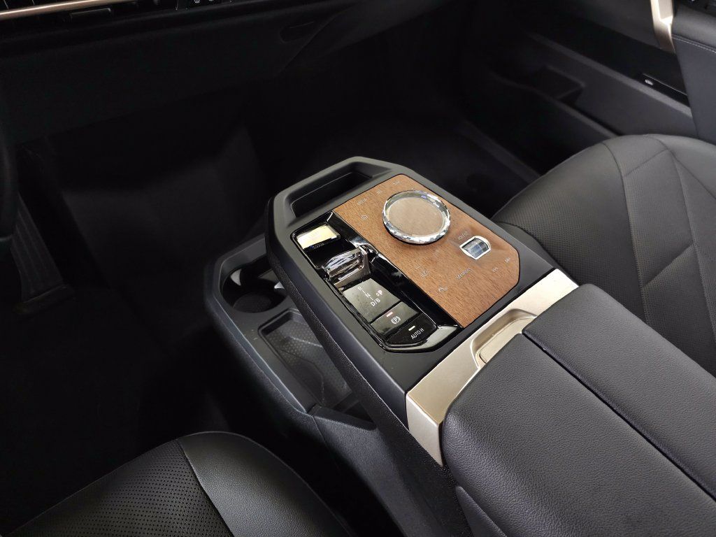Certified 2024 BMW iX xDrive50 w/ Sport Package AWD/4WD image 38