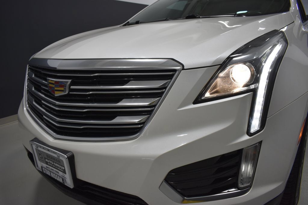 Used 2018 Cadillac XT5 FWD image 11