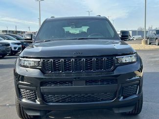 New 2025 Jeep Grand Cherokee L Altitude AWD/4WD video 2