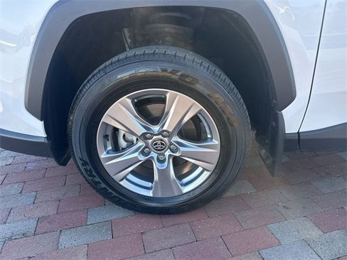 Used 2024 Toyota RAV4 XLE w/ Convenience Package image 10