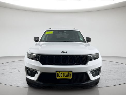 Used 2024 Jeep Grand Cherokee Limited w/ Black Appearance Package AWD/4WD image 8