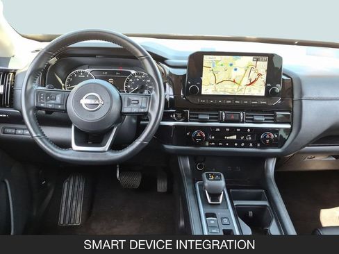 Used 2025 Nissan Pathfinder SL FWD image 13